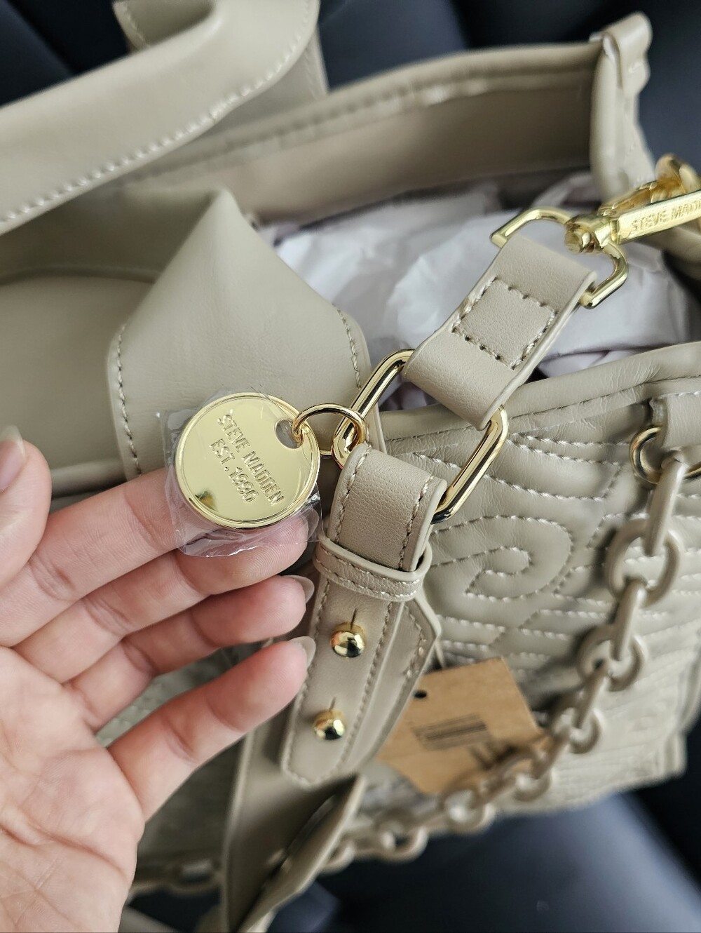BNWT Beige Quilted Tote Bag with Chain and Adjustable Strap - Picture 6 of 10